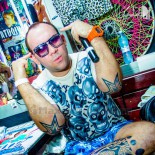 Просмотреть «Футболка Белые черепа (DJ Сергей Обломов)»